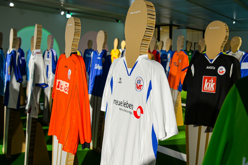 Originaltrikots des F.C. Hansa Rostock
Foto: Kunsthalle Rostock